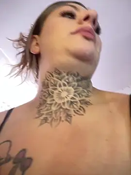 Eliee--Roth online show from April 12, 2026, 8:01 pm