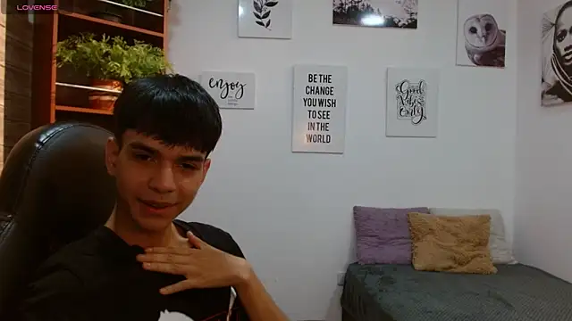 maxim rod online show from April 17, 2026, 9:39 pm