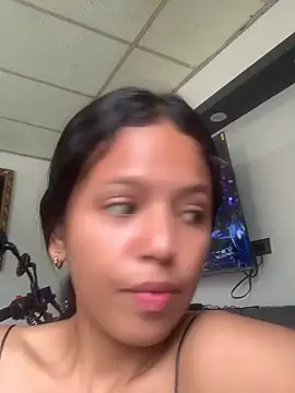 Snapshot of Cataleya2026 chatting on May 27, 2026, 12:45 pm Cataleya2026 online show from May 27, 2026, 12:45 pm
