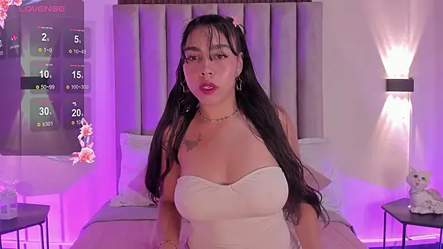 Valentina-Garciia online show from April 10, 2026, 12:23 pm