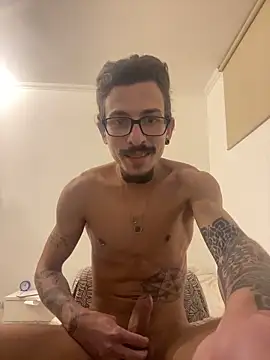 younghotcook online show from April 1, 2026, 11:56 pm