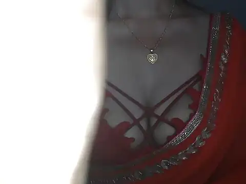 alyna1 online show from April 7, 2026, 5:42 am