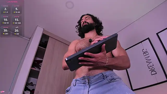 Max strong01 online show from April 8, 2026, 11:06 pm