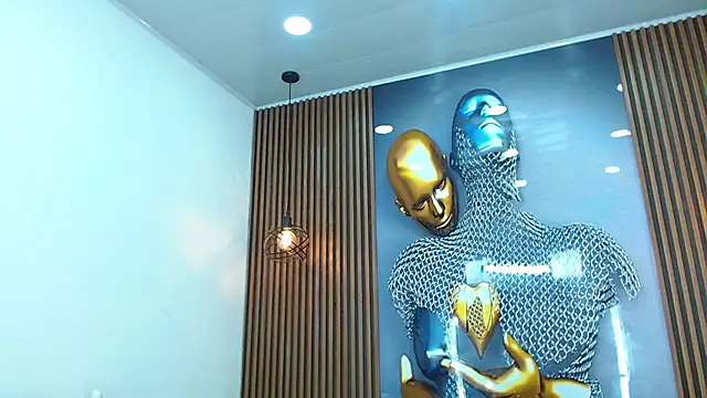 LuckyBluex online show from April 16, 2026, 9:39 pm