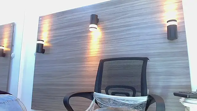 LuckyBluex online show from April 7, 2026, 9:11 am