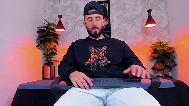 martin foster  online show from April 6, 2026, 4:46 am