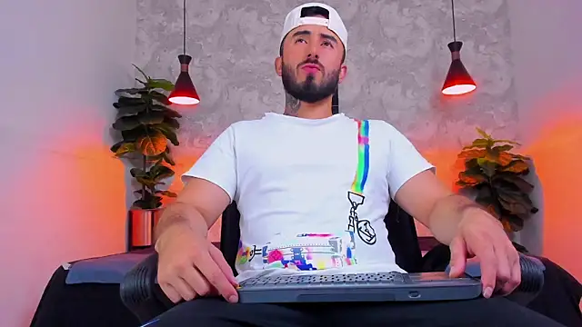 martin foster  online show from April 5, 2026, 4:41 am