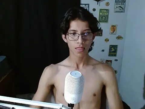 Snapshot of VazacGaming chatting on July 11, 2026, 1:06 am VazacGaming online show from July 11, 2026, 1:06 am