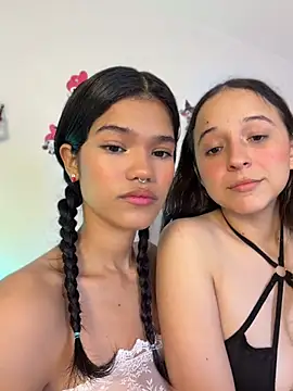 Emycarver09  online show from April 17, 2026, 1:47 pm