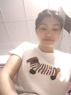 Saryloveparadise online show from April 5, 2026, 6:47 pm