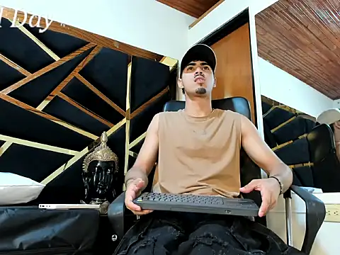 LucaColmal online show from April 6, 2026, 4:46 am