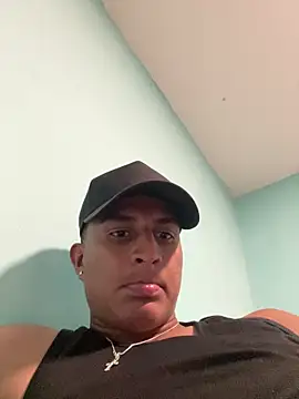 ianruiz02 online show from April 19, 2026, 7:49 pm