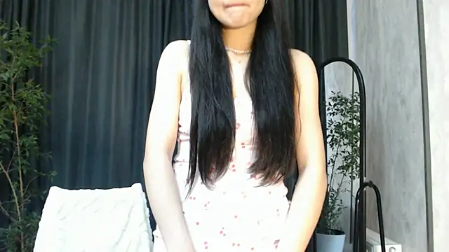 SecretTiny online show from April 9, 2026, 12:33 pm