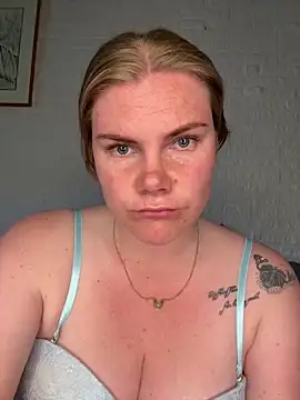 Snapshot of SexyBlondJoanna-Exclusief chatting on April 18, 2026, 2:19 pm SexyBlondJoanna-Exclusief online show from April 18, 2026, 2:19 pm