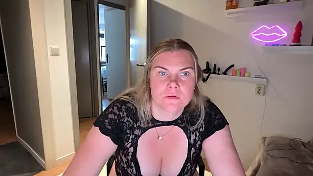 Snapshot of SexyBlondJoanna-Exclusief chatting on May 16, 2026, 10:36 am SexyBlondJoanna-Exclusief online show from May 16, 2026, 10:36 am