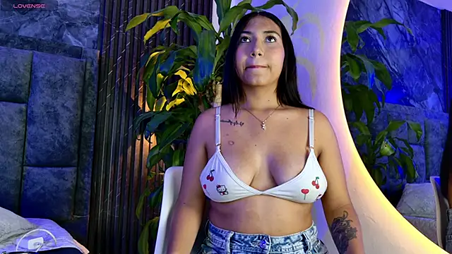 Amaia aa  online show from April 11, 2026, 7:39 pm