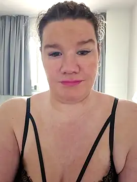 curvystachel42 online show from April 10, 2026, 1:07 pm