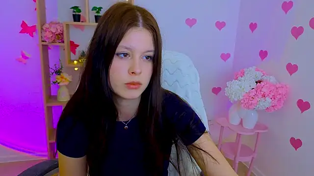 EvaOnyx online show from April 16, 2026, 9:39 pm