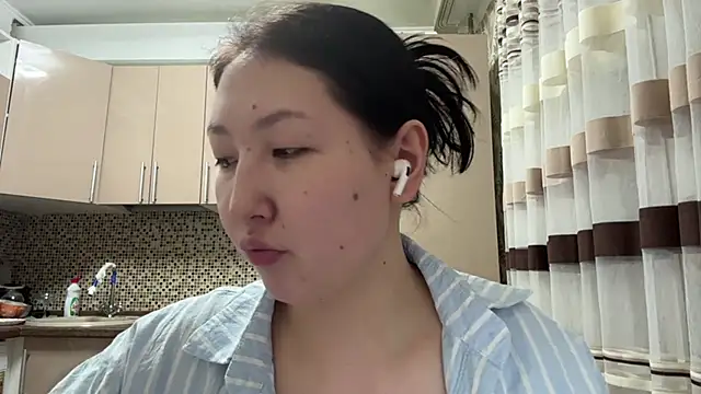 Ameliya kim online show from April 14, 2026, 9:20 pm