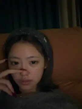 zhuzhu8023 online show from April 8, 2026, 11:12 am