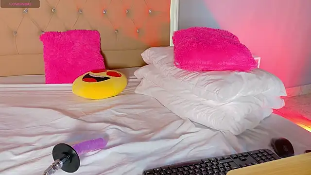 CandyRose   online show from March 31, 2026, 4:47 am