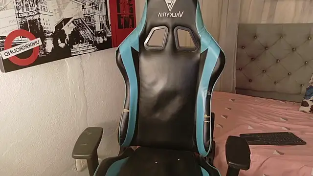 Liza love6 online show from April 17, 2026, 12:02 am