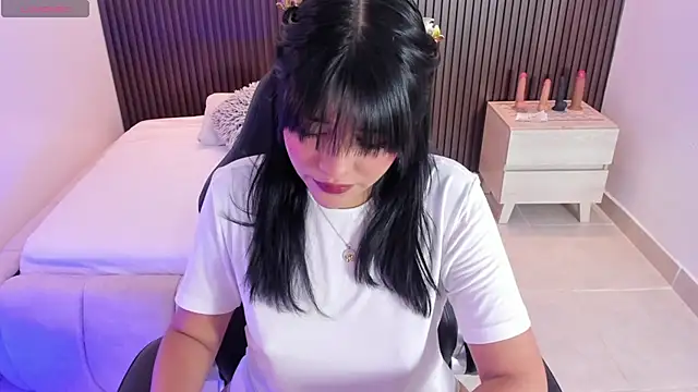 MILLYEVANS1 online show from April 15, 2026, 3:01 am