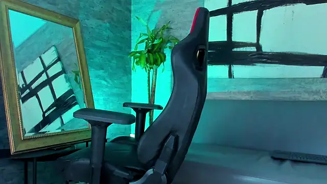 im Maikil online show from April 13, 2026, 12:14 am