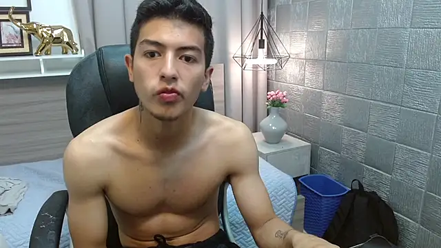 CaballeroNocturno  online show from April 12, 2026, 4:49 am