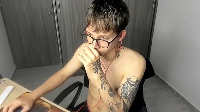 Snapshot of xam_winn chatting on June 17, 2026, 10:30 pm xam winn online show from June 17, 2026, 10:30 pm
