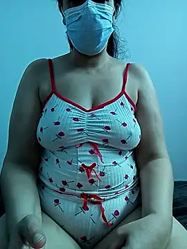 Snapshot of Anna-SeXX chatting on April 19, 2026, 1:56 pm Anna-SeXX online show from April 19, 2026, 1:56 pm
