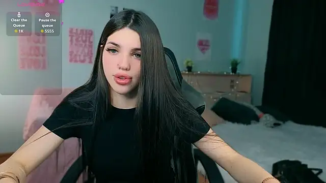 Snapshot of molly_rettyy chatting on July 14, 2026, 10:21 am molly rettyy online show from July 14, 2026, 10:21 am