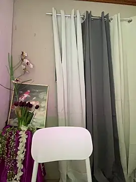  Flirtyprincess  online show from April 9, 2026, 5:42 am