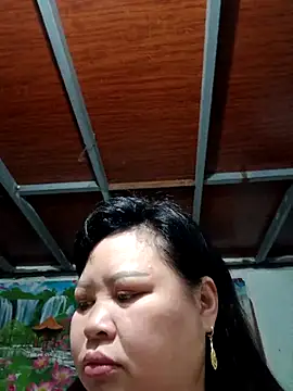 Snapshot of Monglan-c chatting on April 23, 2026, 12:17 am Monglan-c online show from April 23, 2026, 12:17 am