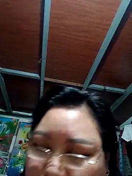 Snapshot of Monglan-c chatting on May 10, 2026, 8:40 am Monglan-c online show from May 10, 2026, 8:40 am