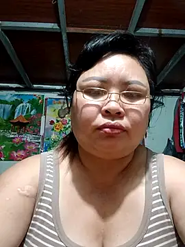 Snapshot of Monglan-c chatting on May 7, 2026, 3:26 pm Monglan-c online show from May 7, 2026, 3:26 pm