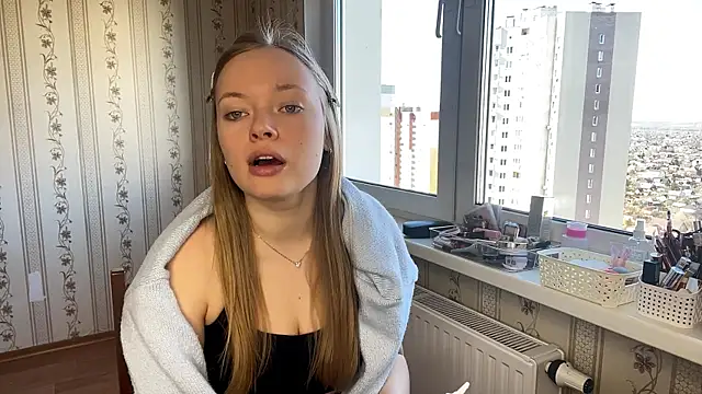 LolaZola online show from April 5, 2026, 7:26 am