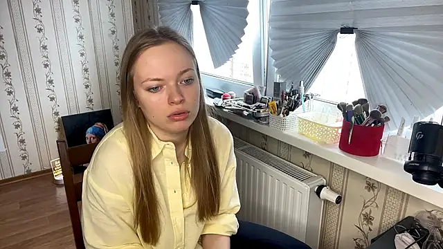 LolaZola online show from April 2, 2026, 11:06 am