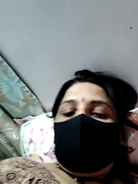 purvi46 online show from April 8, 2026, 7:43 am