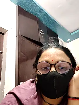 purvi46 online show from June 11, 2026, 7:44 pm