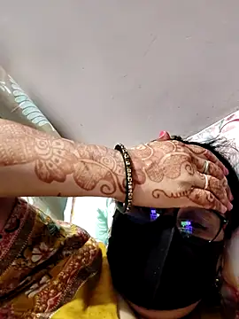 purvi46 online show from April 18, 2026, 6:21 pm