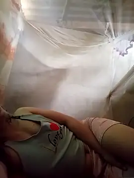 -Tipo- online show from April 15, 2026, 7:58 am