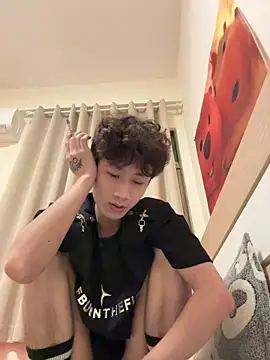 Snapshot of sexyboy-3525 chatting on May 14, 2026, 7:27 am sexyboy-3525 online show from May 14, 2026, 7:27 am