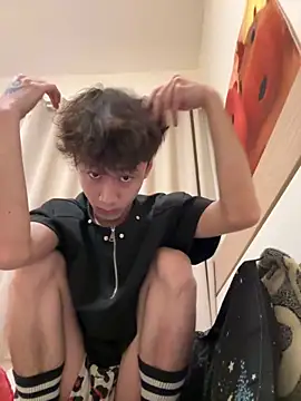 Snapshot of sexyboy-3525 chatting on May 30, 2026, 5:47 am sexyboy-3525 online show from May 30, 2026, 5:47 am