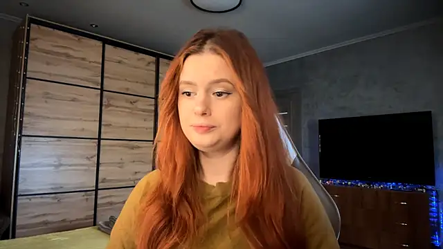 FoxyEmma online show from April 6, 2026, 3:02 pm