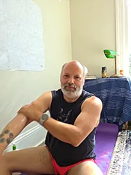 Snapshot of BiDadDreams chatting on June 19, 2026, 5:30 pm BiDadDreams online show from June 19, 2026, 5:30 pm