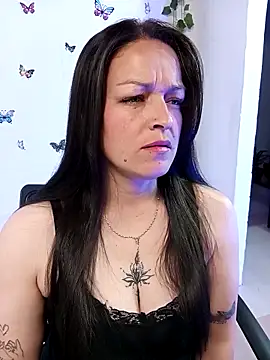 Isa bluee online show from April 3, 2026, 12:39 am