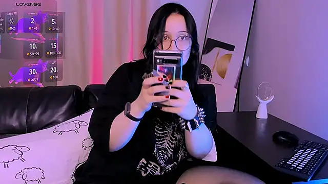 Ame Core online show from April 6, 2026, 8:43 pm