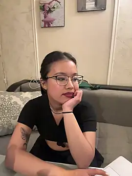 Z Milll online show from April 10, 2026, 2:13 pm