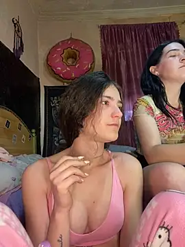 fogosaaa00 online show from April 17, 2026, 5:27 pm